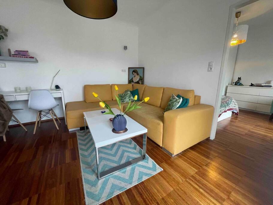 Cosy Flat With Huge Terrasse! Long Or Shortterm Apartment เวียนนา ภายนอก รูปภาพ
