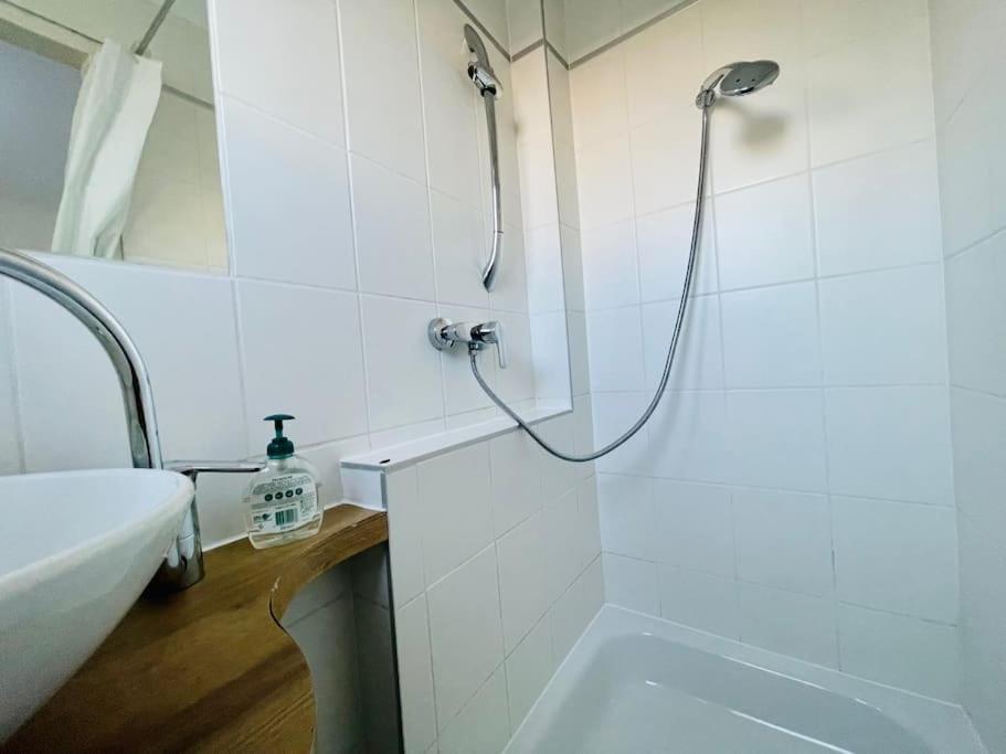 Cosy Flat With Huge Terrasse! Long Or Shortterm Apartment เวียนนา ภายนอก รูปภาพ
