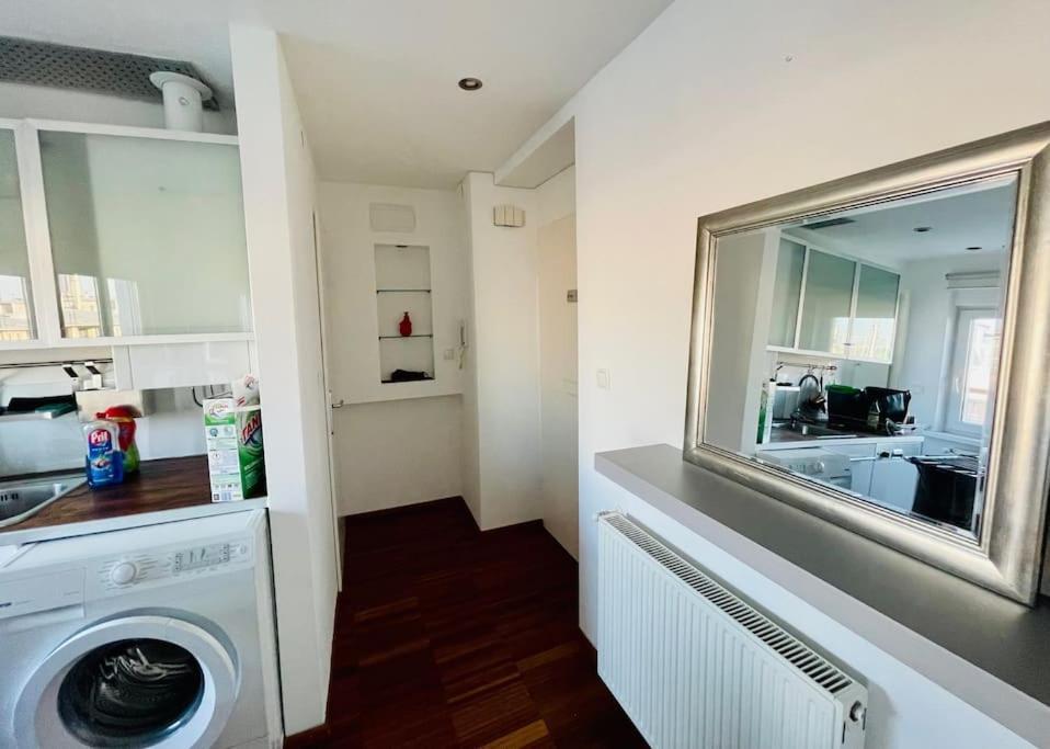 Cosy Flat With Huge Terrasse! Long Or Shortterm Apartment เวียนนา ภายนอก รูปภาพ